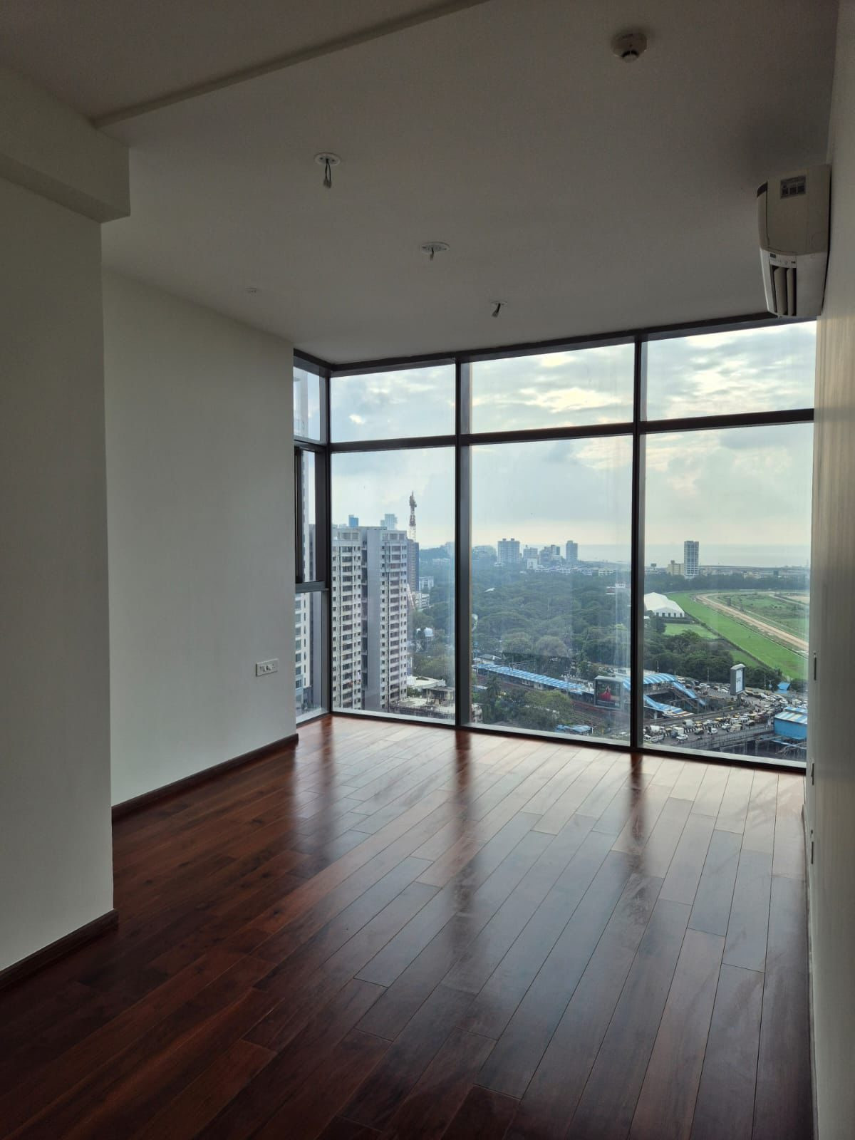 3 BHK Apartment for sale in Mahalaxmi, Mumbai