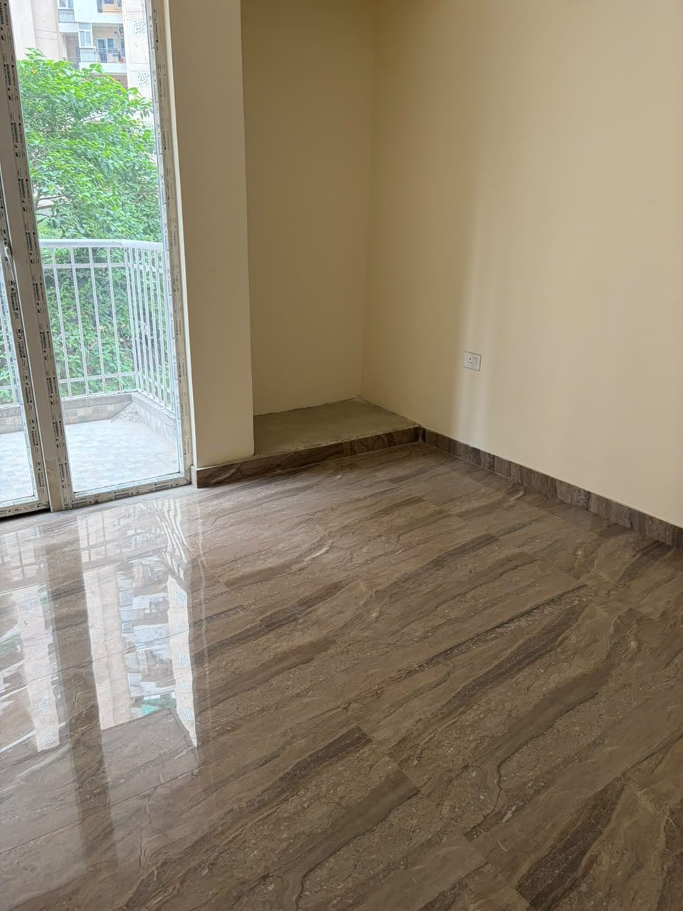 3 BHK Apartment for rent in Gaur City 2, Ghaziabad