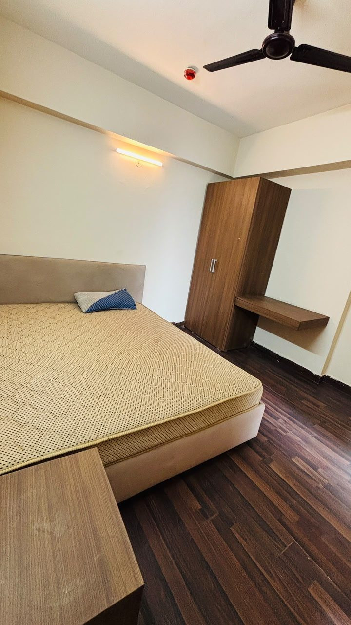 1 BHK Apartment for rent in Sector 137, Noida