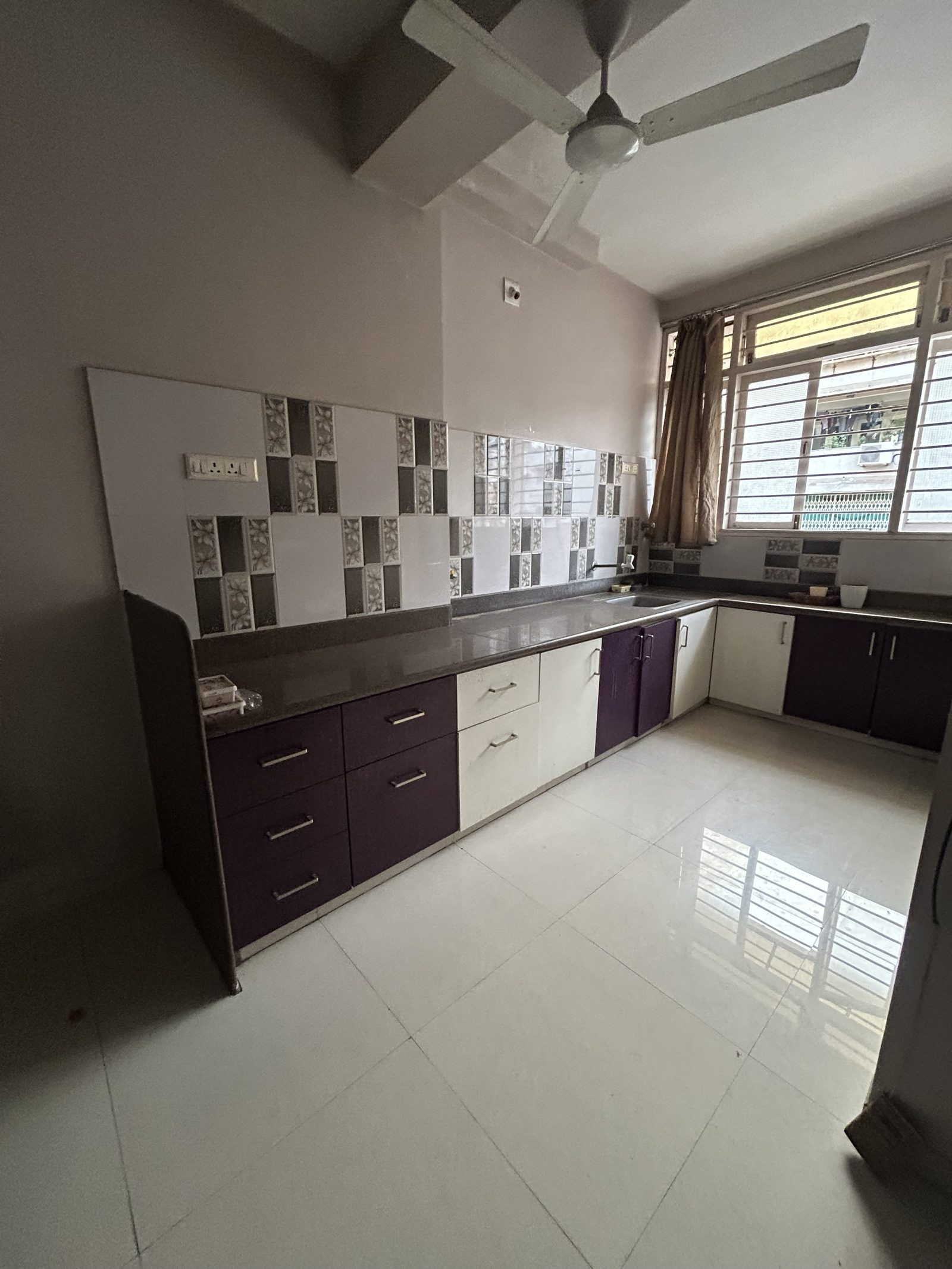 2 BHK Apartment for rent in CG Road, Ahmedabad