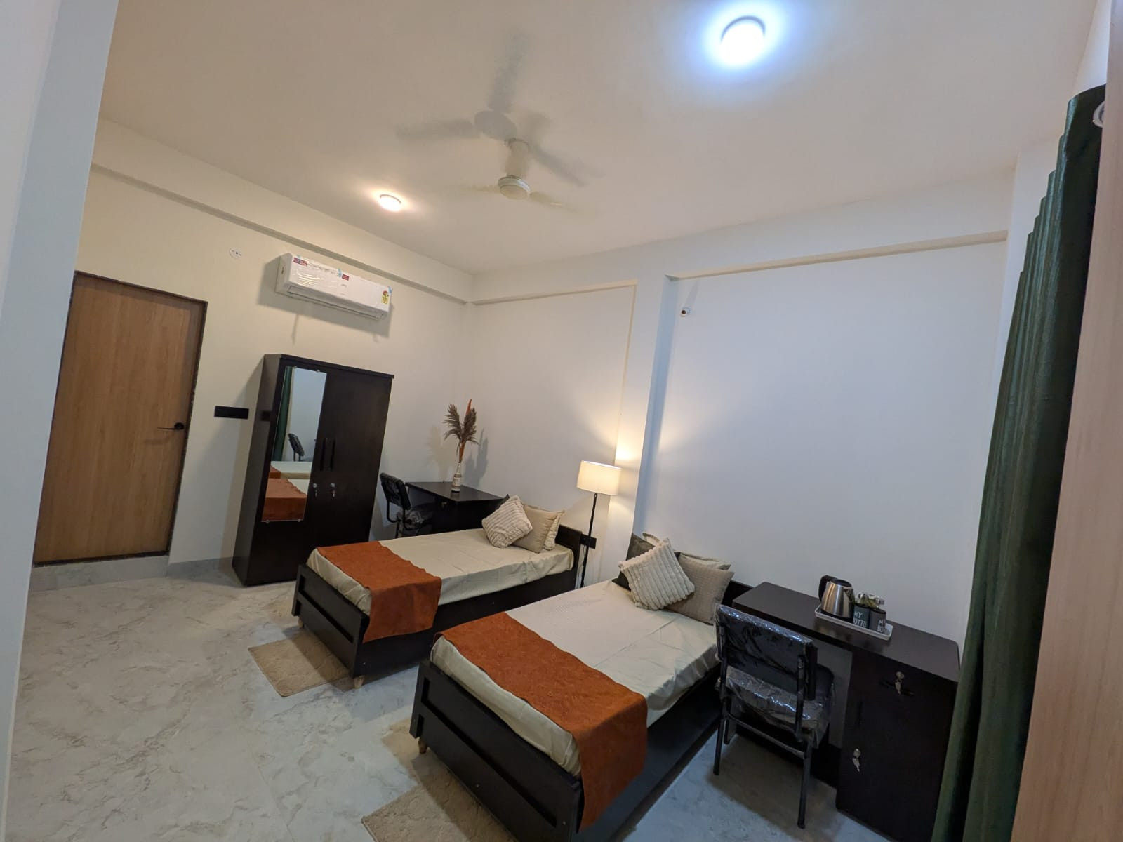 Premium Girls Hostel in Scheme 74 Vijay Nagar