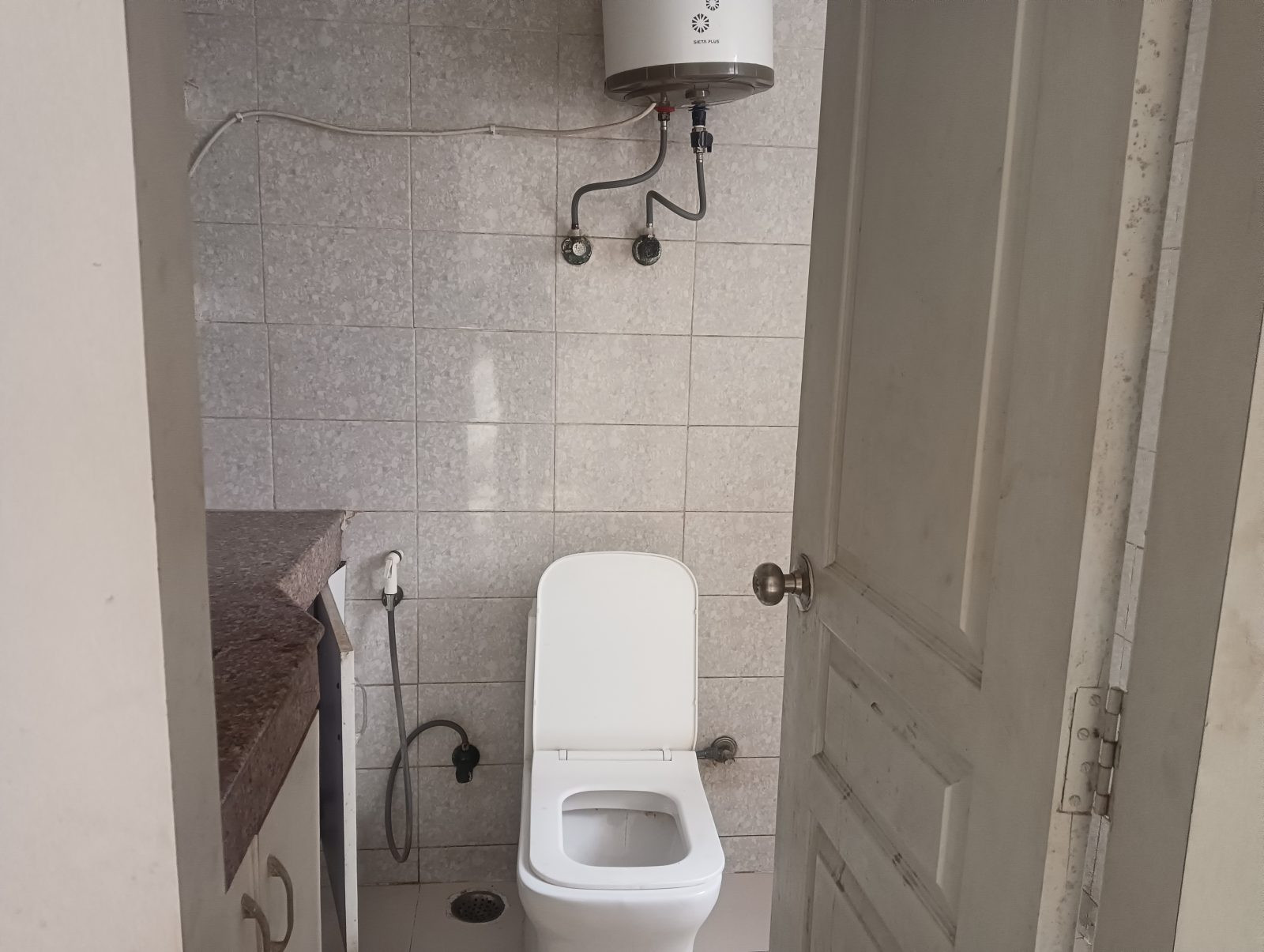 2 BHK Apartment for sale in Sector 137, Noida