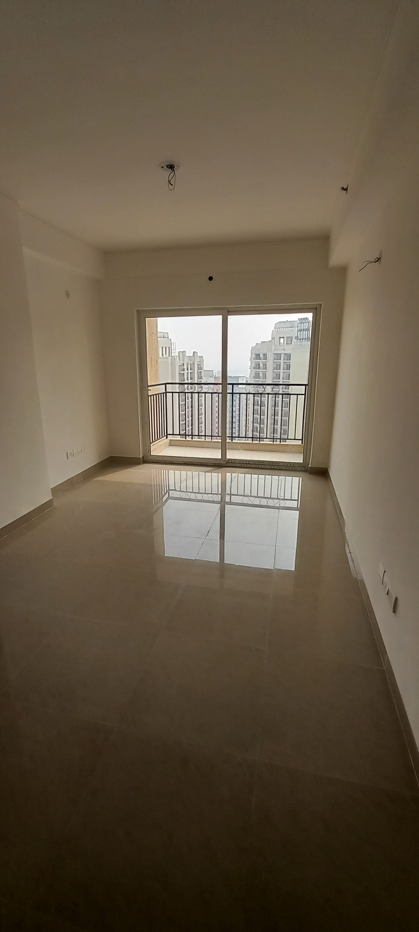 3 BHK Apartment for sale in Yamuna Expressway, Greater Noida