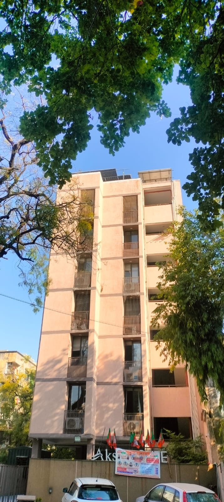 4 BHK Apartment in Ahmedabad — photo 8