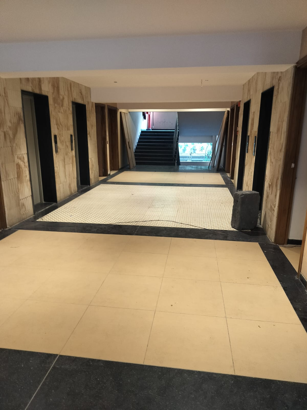 4 BHK Apartment in Ahmedabad — photo 8