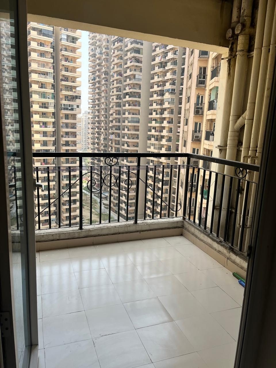 3 BHK Apartment for sale in Noida