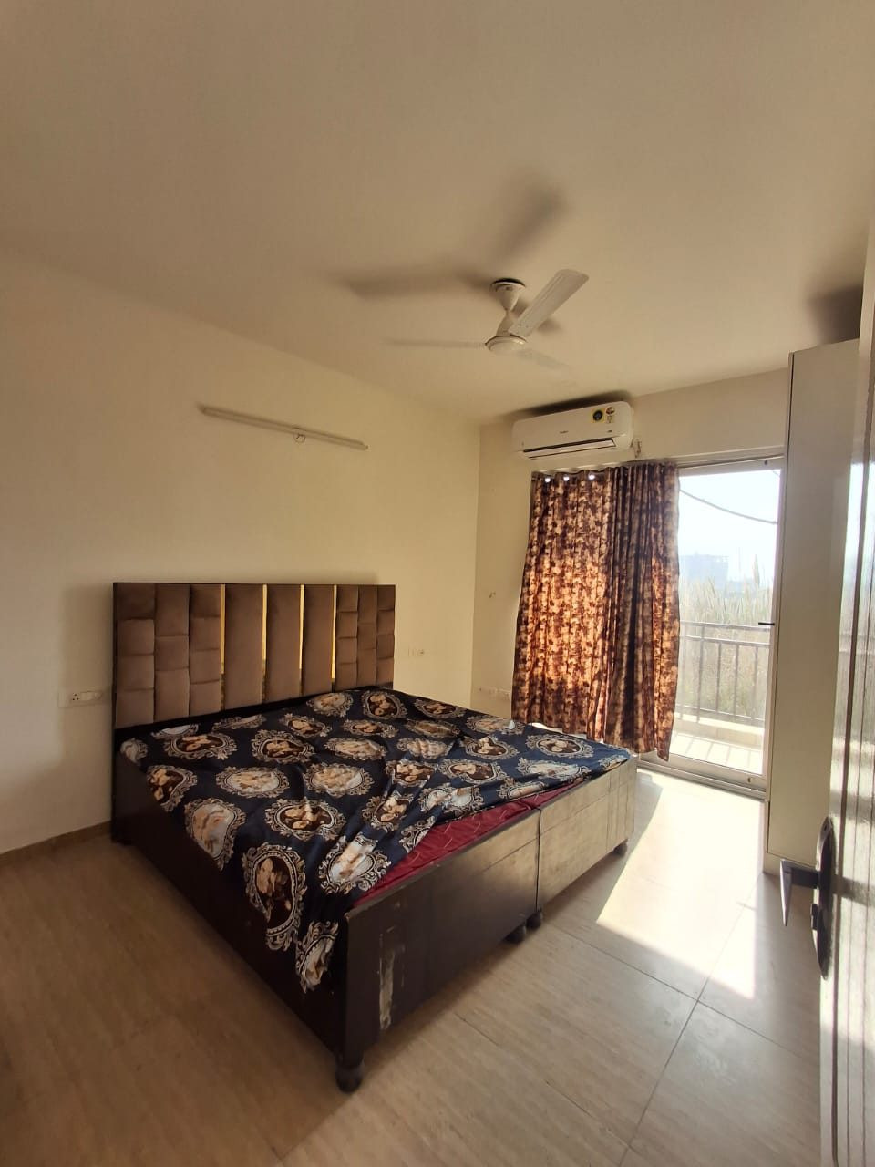 3 BHK Apartment for rent in Zirakpur, Mohali