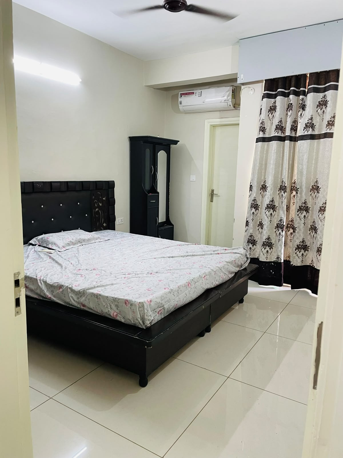 2 BHK Apartment in Sahibzada Ajit Singh Nagar, Mohali — photo 5