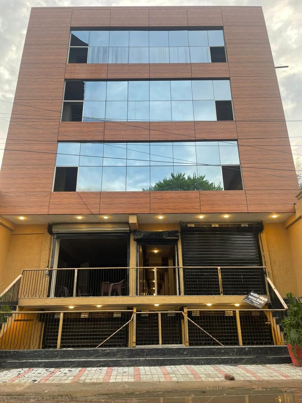 Showroom in Dubagga, Lucknow — hero photo