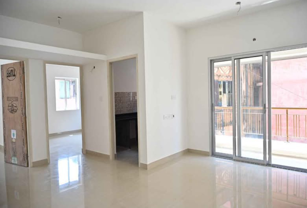 2 BHK Apartment in Kolkata — photo 4