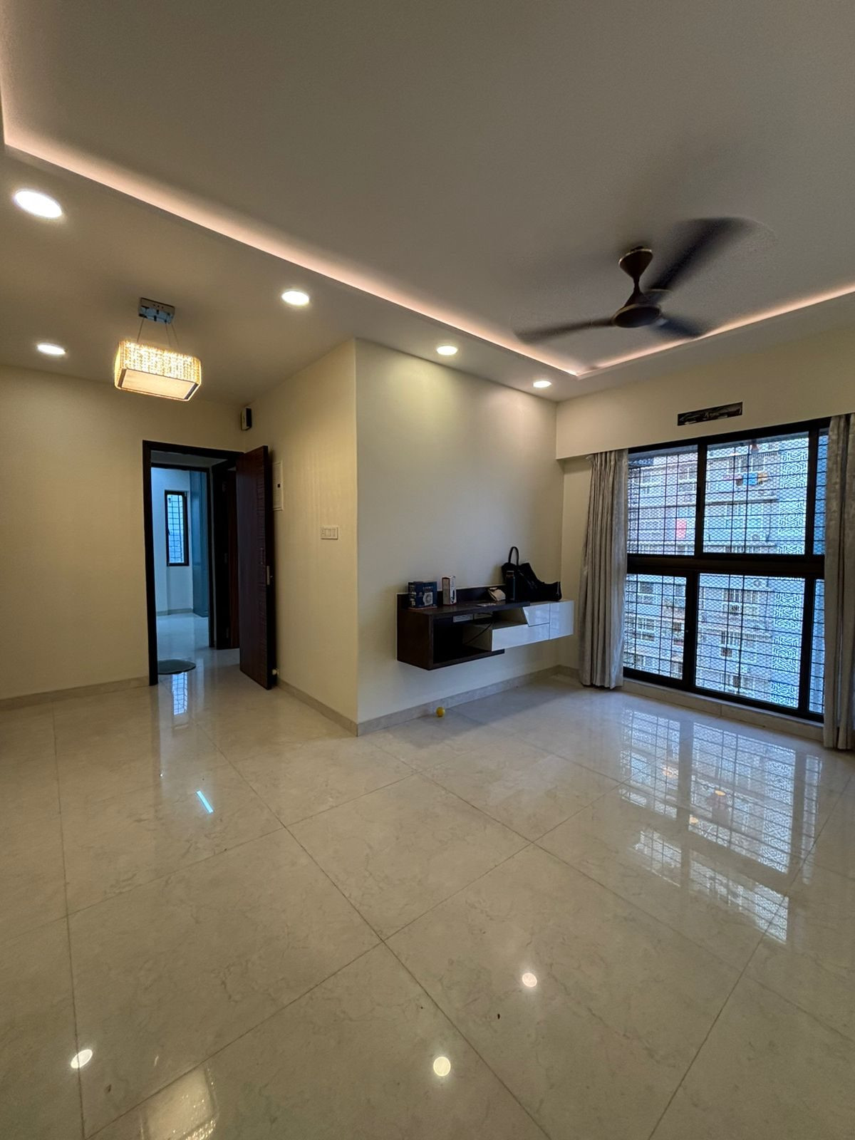 2 BHK Apartment for lease in Mulund West, Mumbai