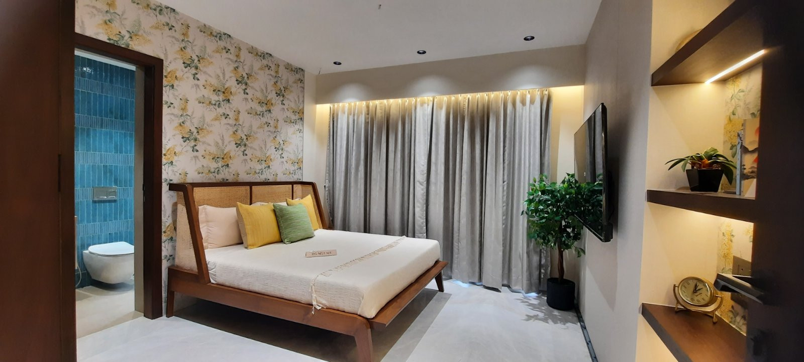 Master bedroom 4