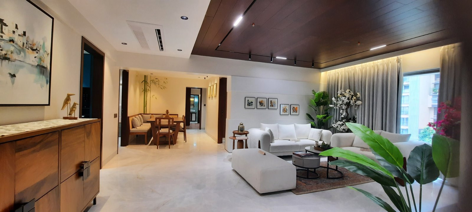HUGE HALL