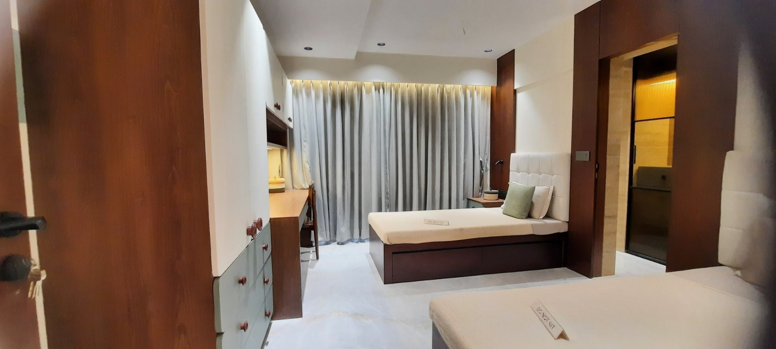 4 BHK Apartment in Juhu, Mumbai — photo 9