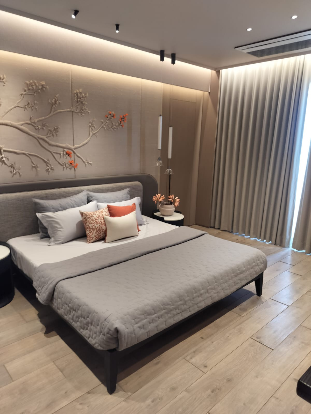 4 BHK Apartment in Ahmedabad — photo 3