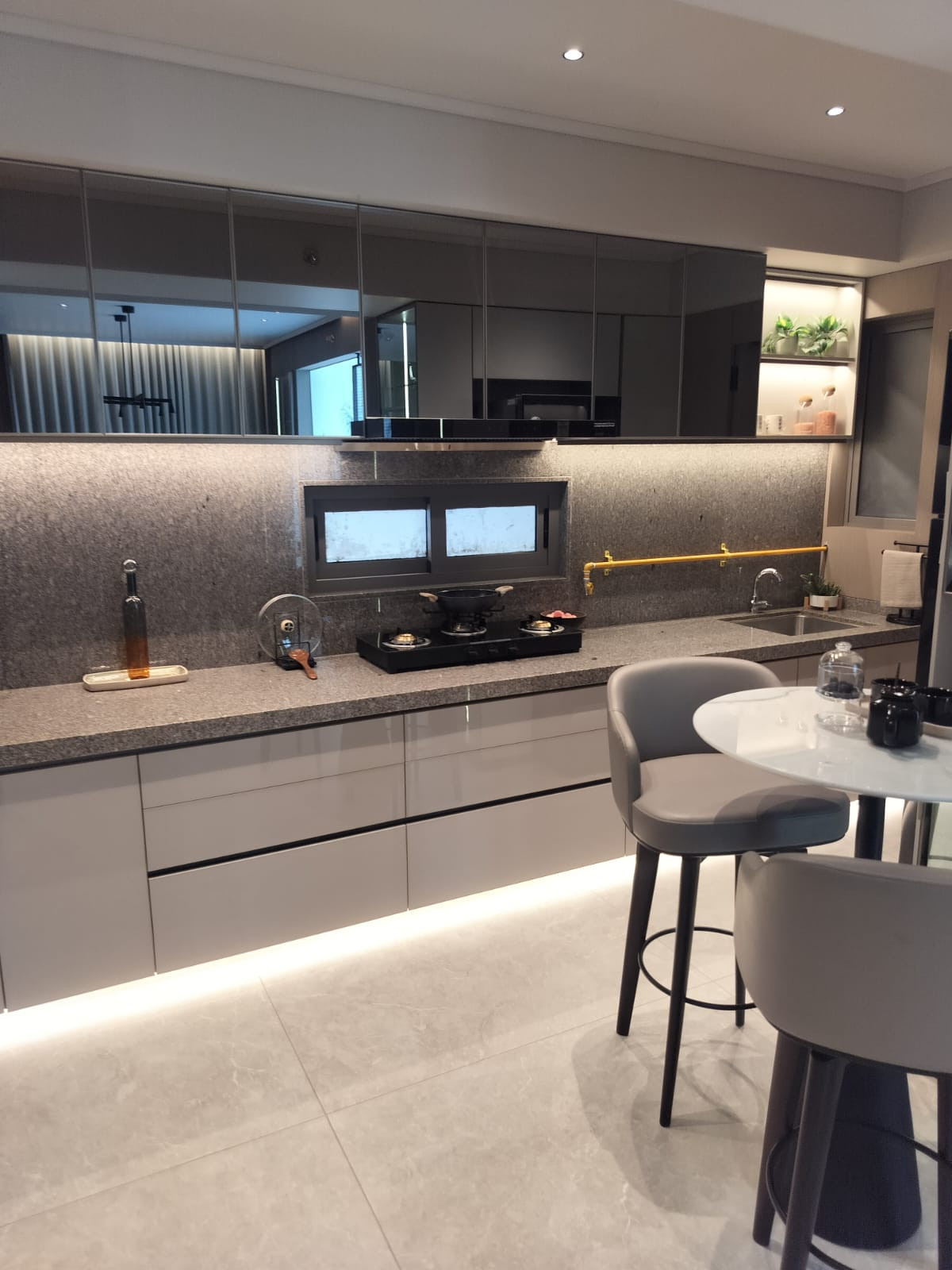 4 BHK Apartment in Ahmedabad — photo 7
