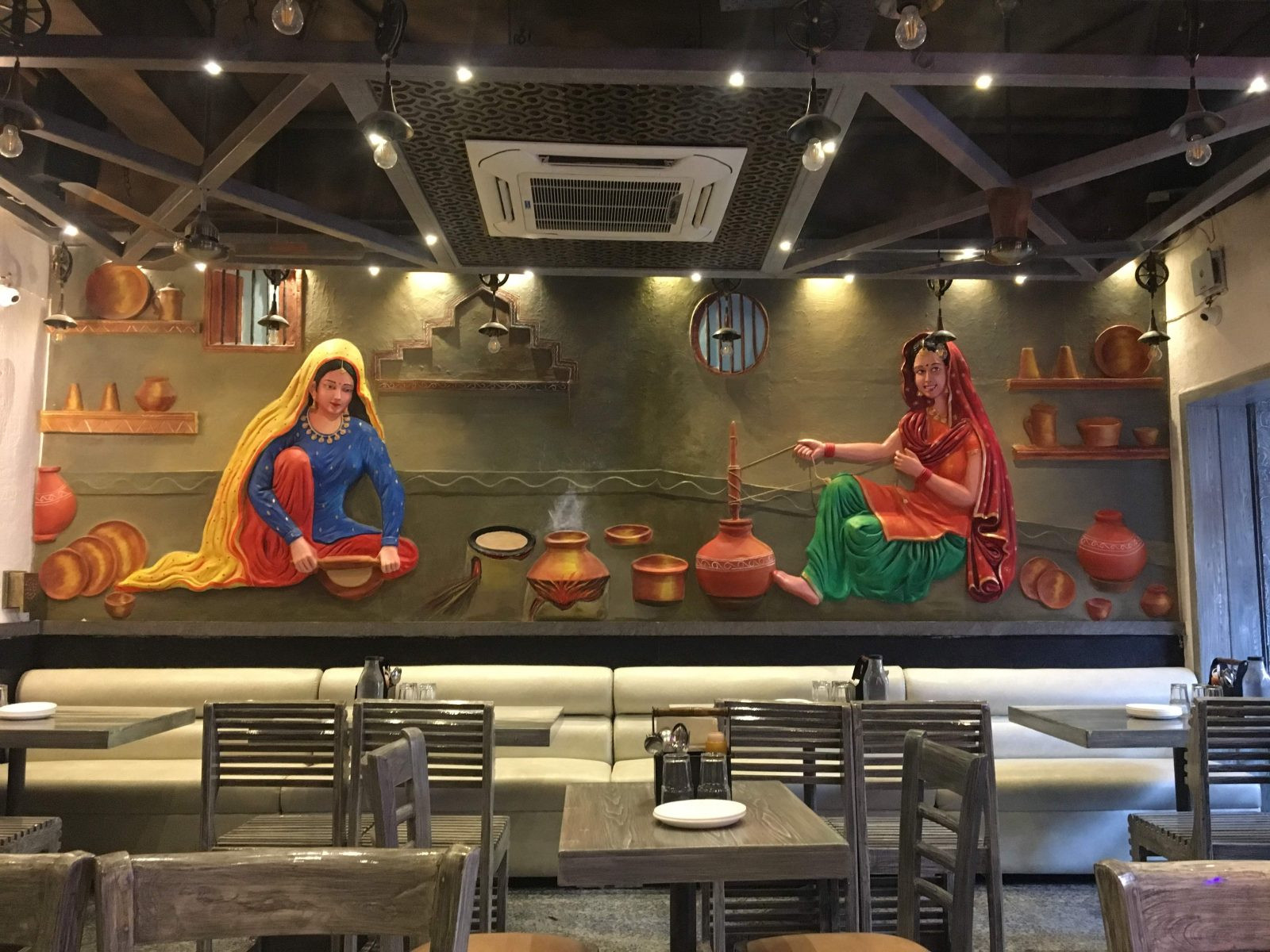 Restaurant / Cafe for sale in Shalimar Bagh, Delhi