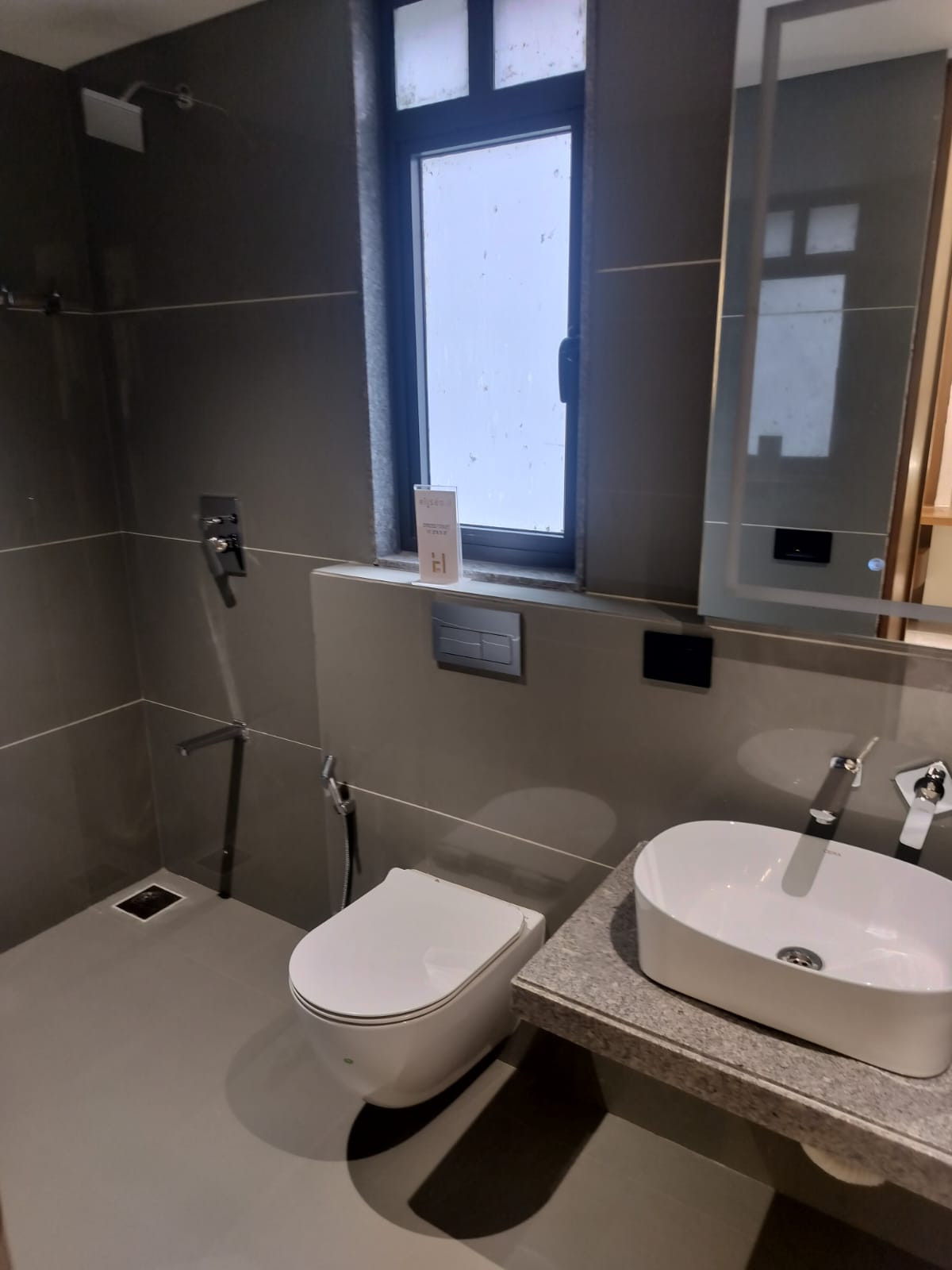 4 BHK Apartment in Ahmedabad — photo 4