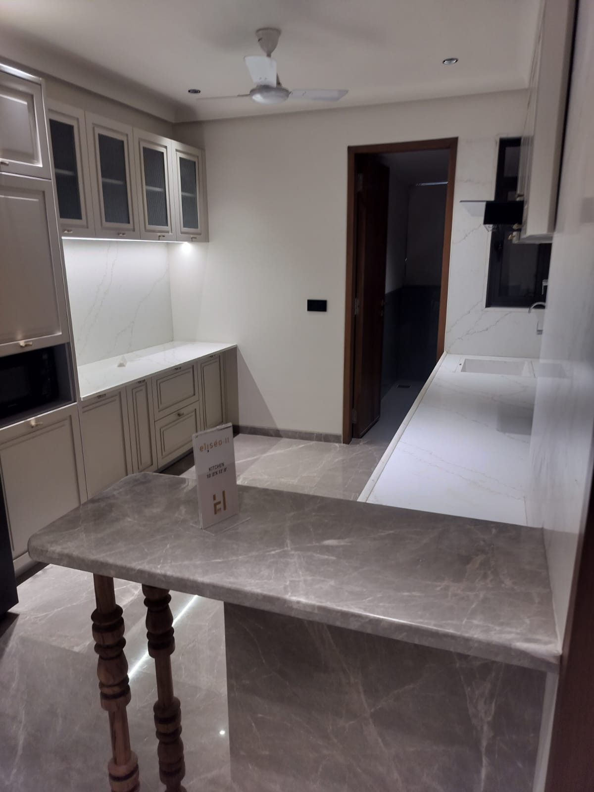 4 BHK Apartment in Ahmedabad — photo 2