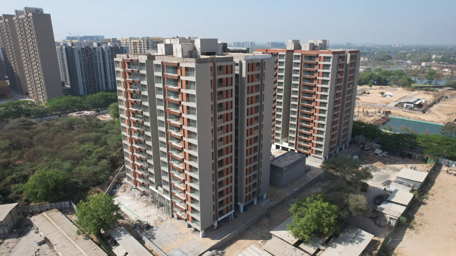 4 BHK Apartment in Vaishnodevi, Ahmedabad — photo 10