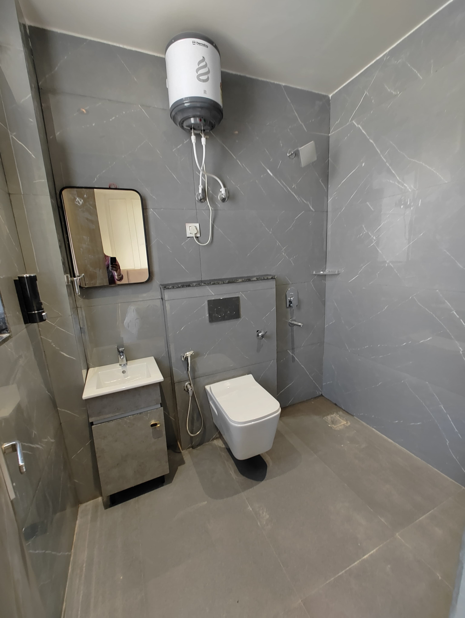 3 BHK Apartment in Gurugram, Haryana — photo 9
