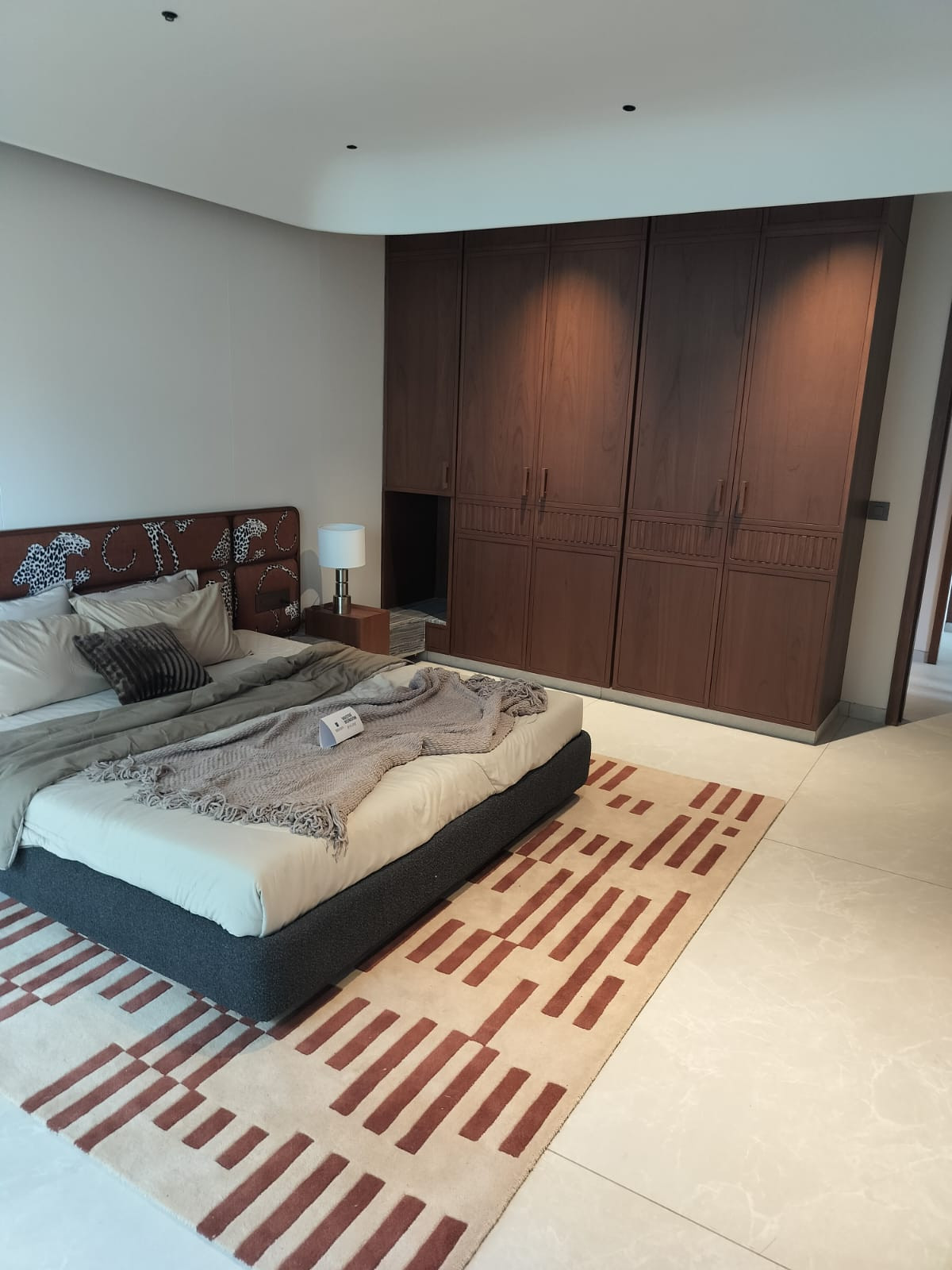 4 BHK Apartment in Ahmedabad — photo 8