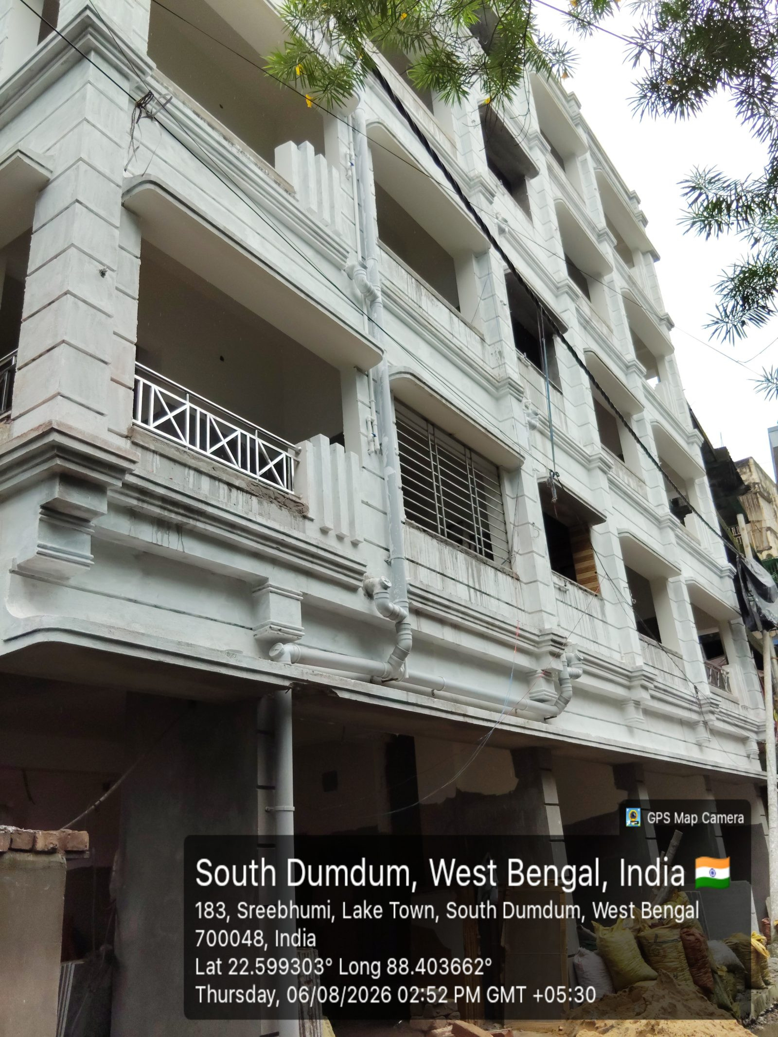 2 BHK Apartment in Lake Town, Kolkata — hero photo