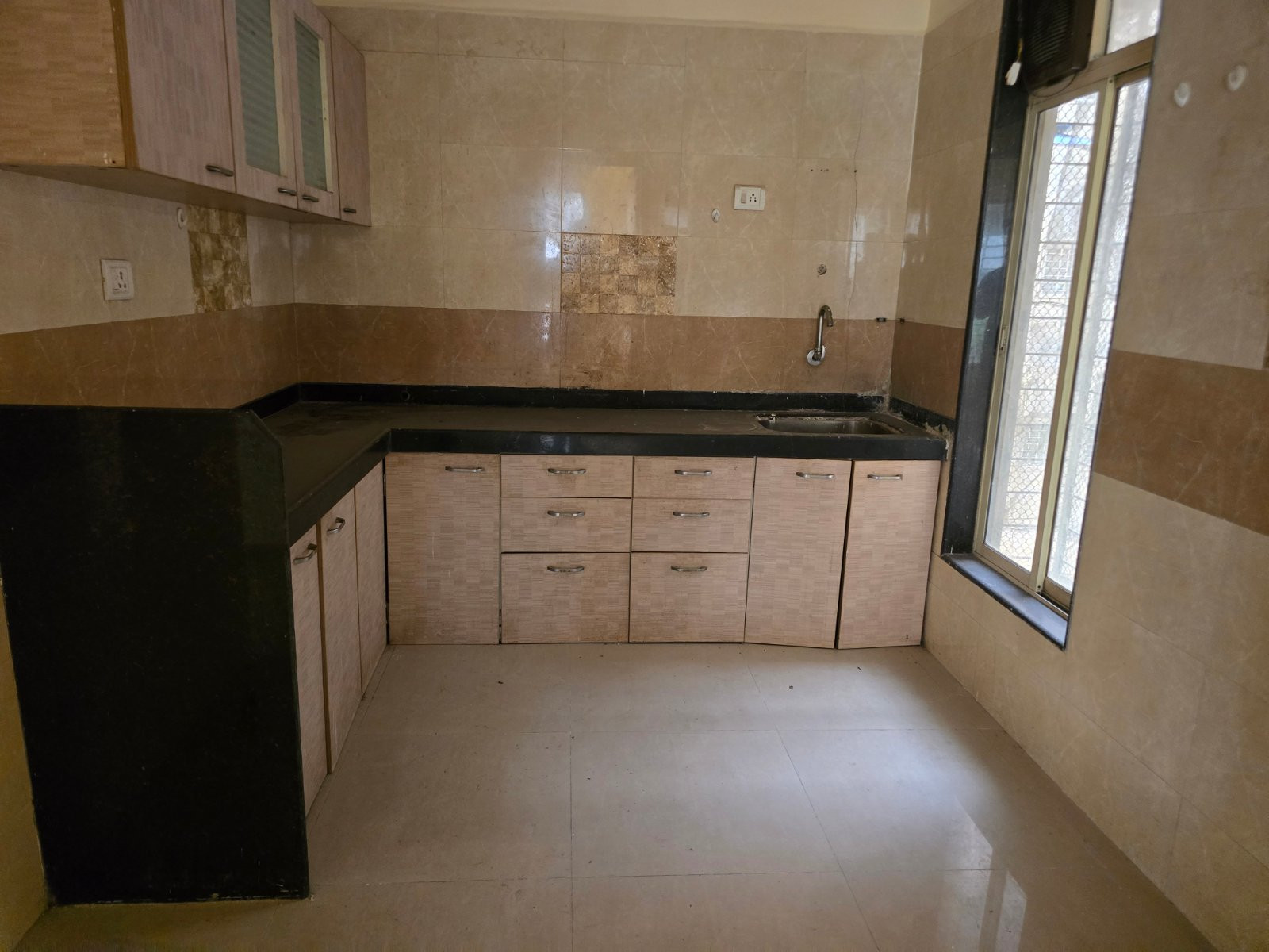 2 BHK Apartment in Virar West NEAR NEW VIVA COLLEGE ROAD, Palghar — photo 6