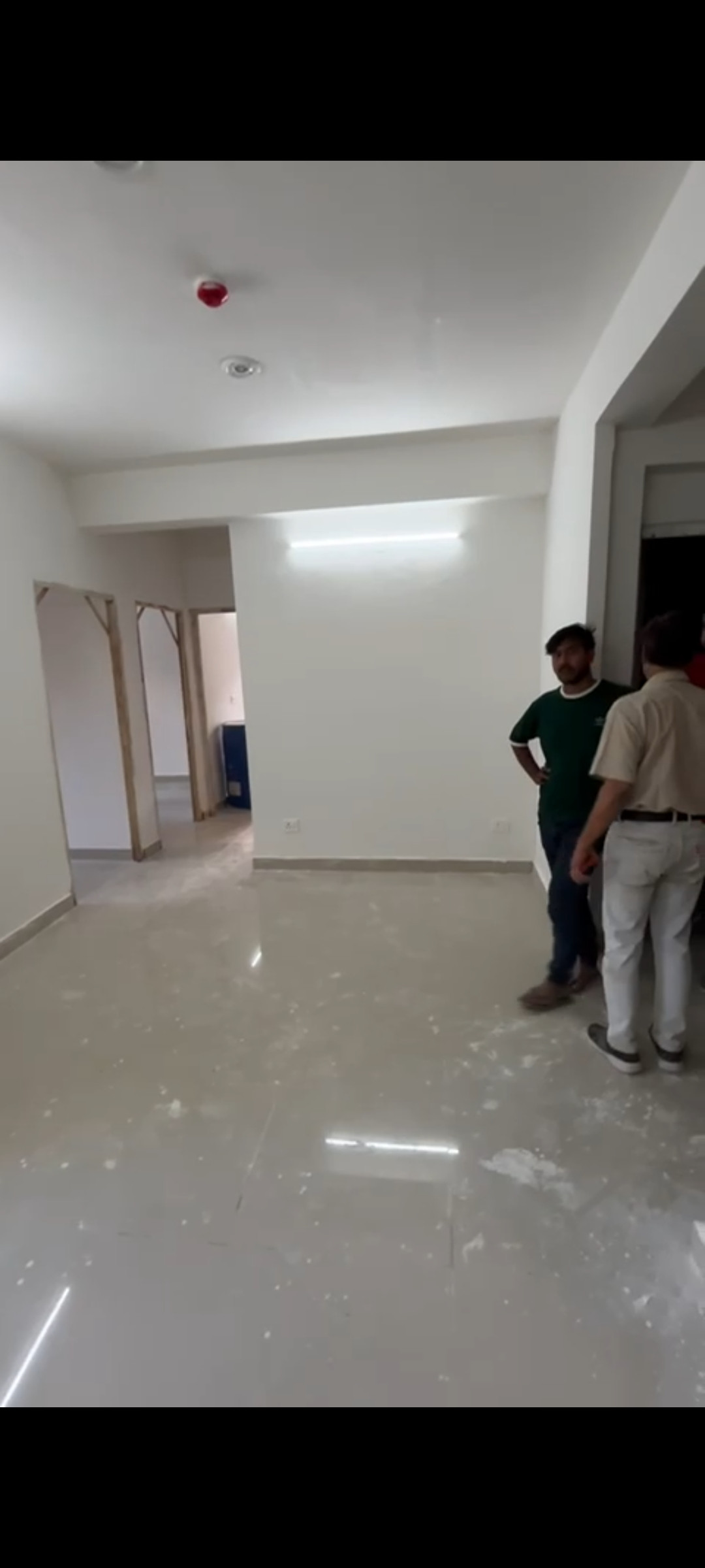 3 BHK Apartment in Yakubpur, Noida — photo 2