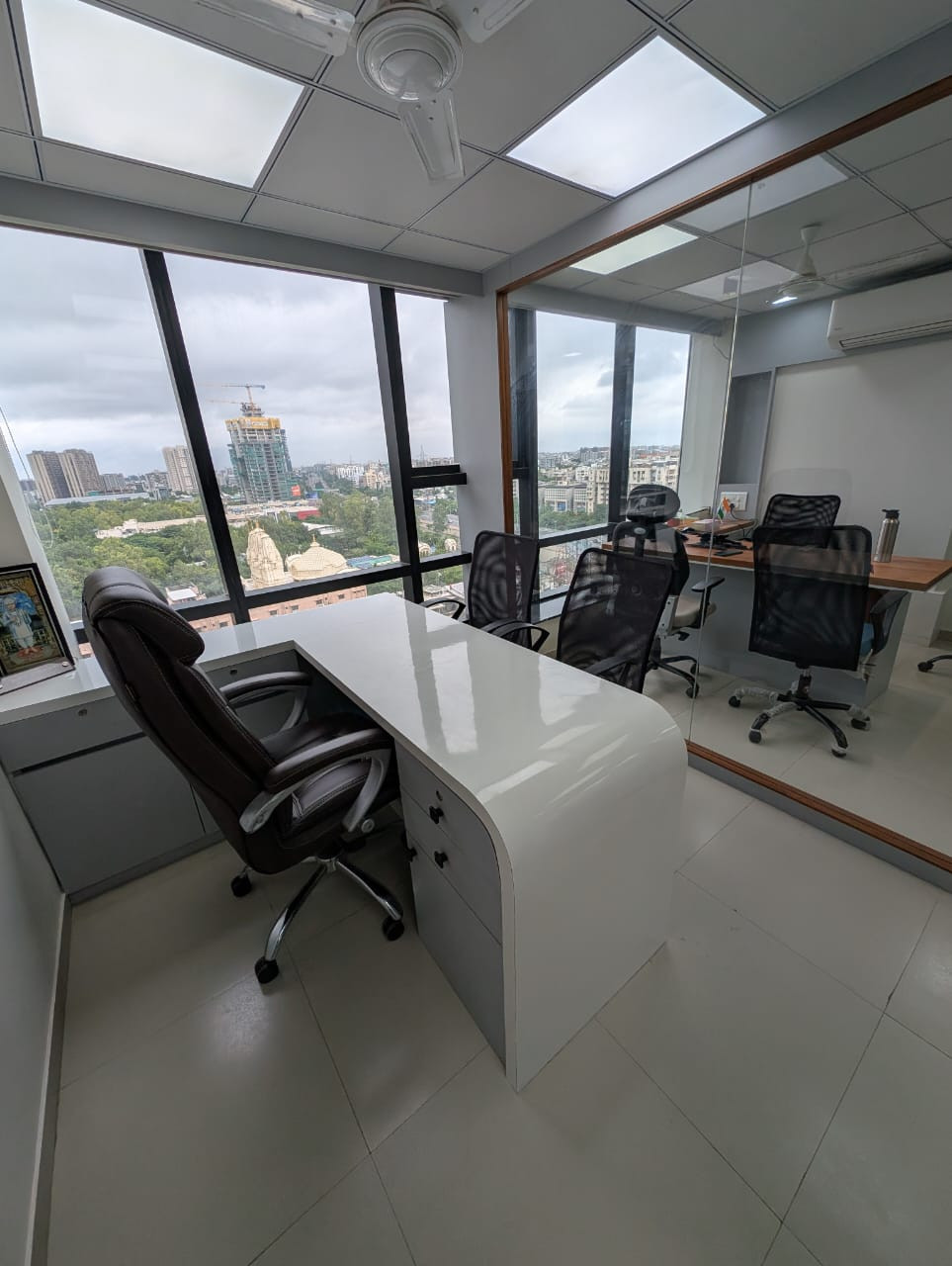 Both view boss cabin