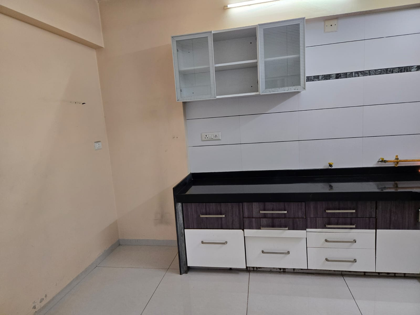 4 BHK Apartment in Satellite, Ahmedabad — photo 10