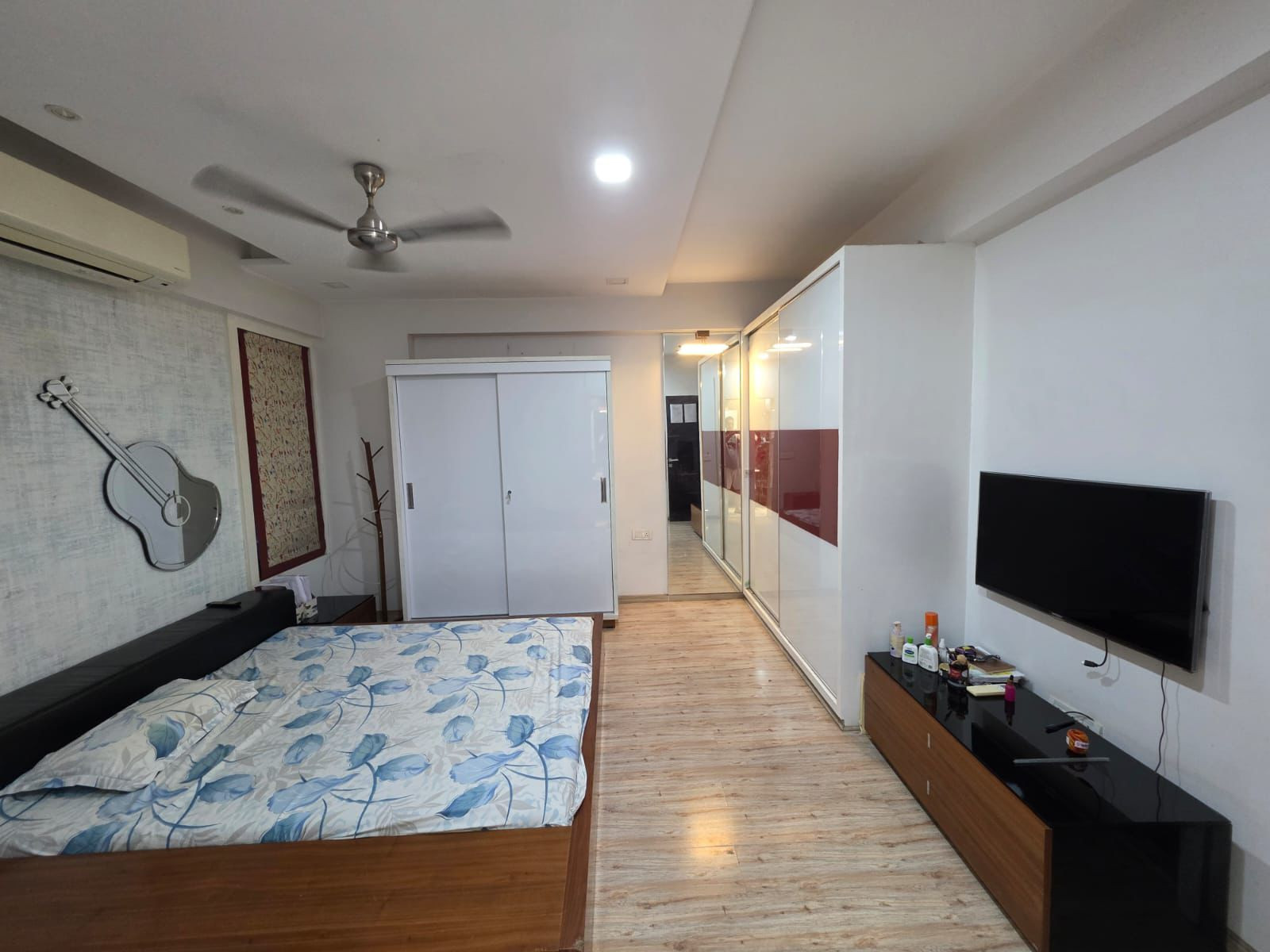 Apartment in Jagatpur, Ahmedabad — photo 4