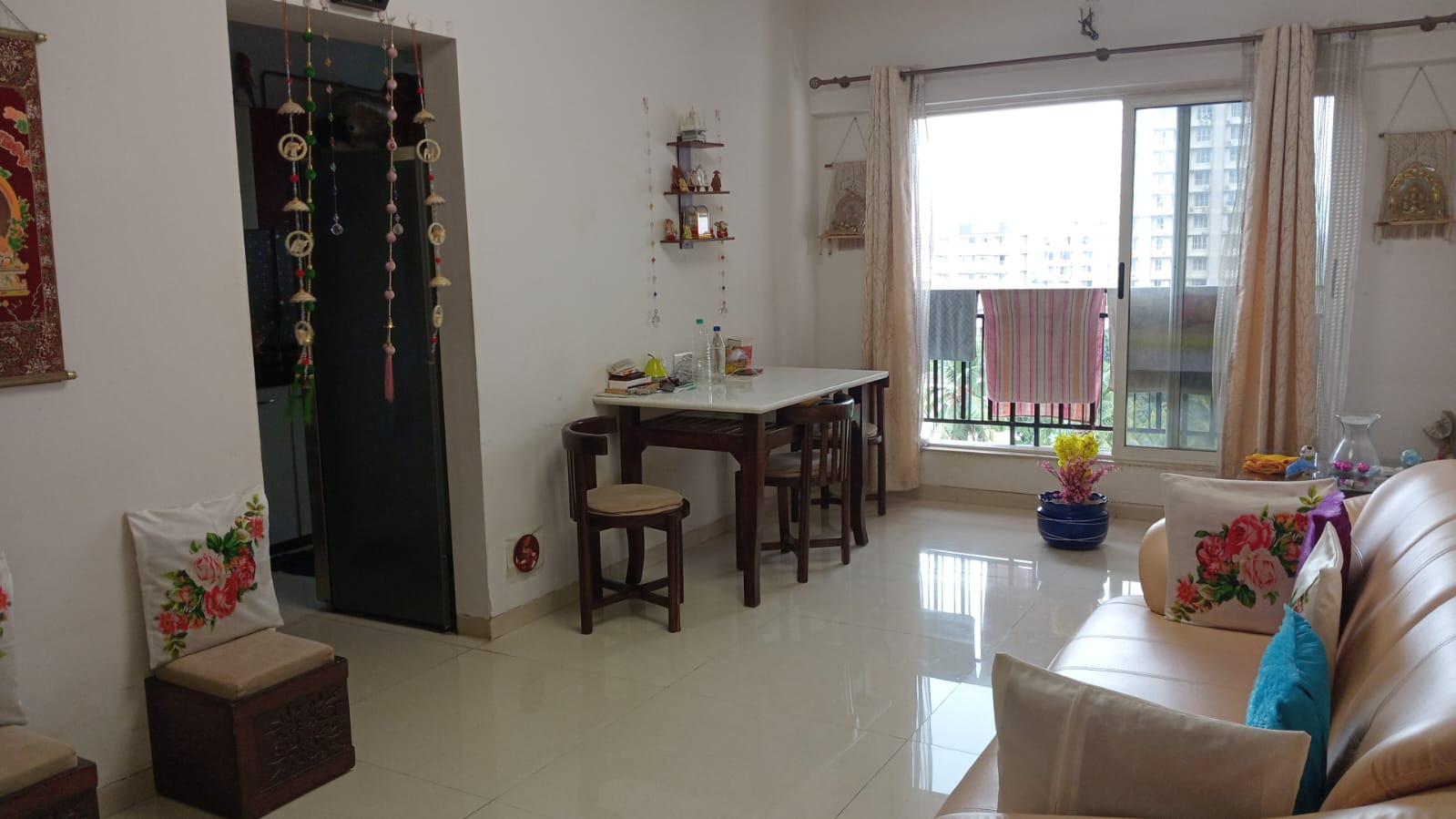 2 BHK Apartment in Kandivali West, Mumbai — photo 8