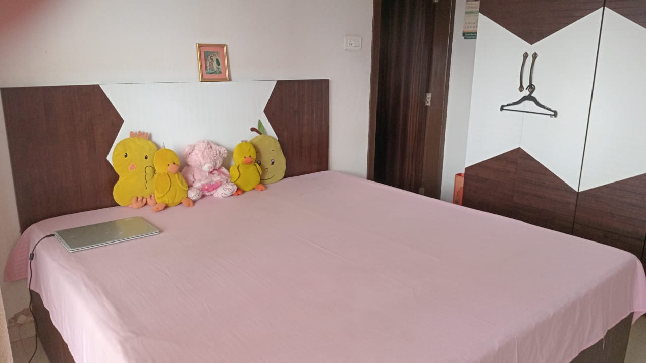 2 BHK Apartment in Kandivali West, Mumbai — photo 4