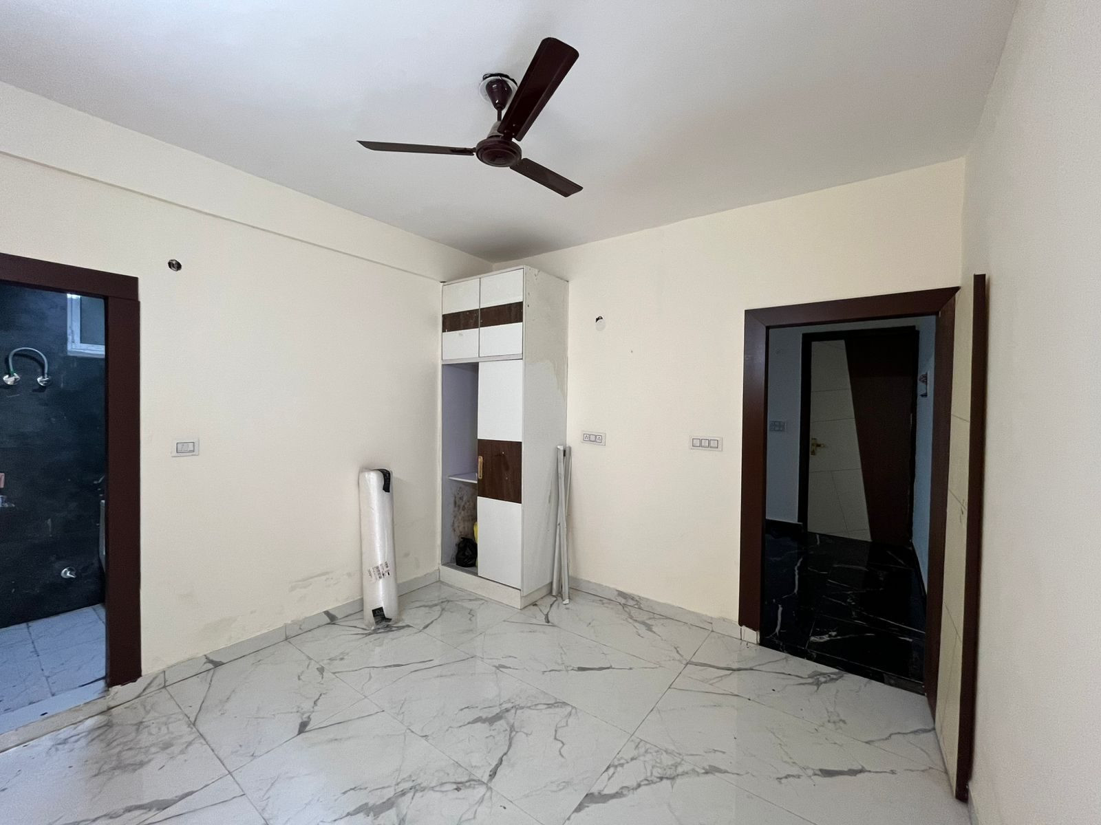 2 BHK Villa for rent in Sector 42, Noida