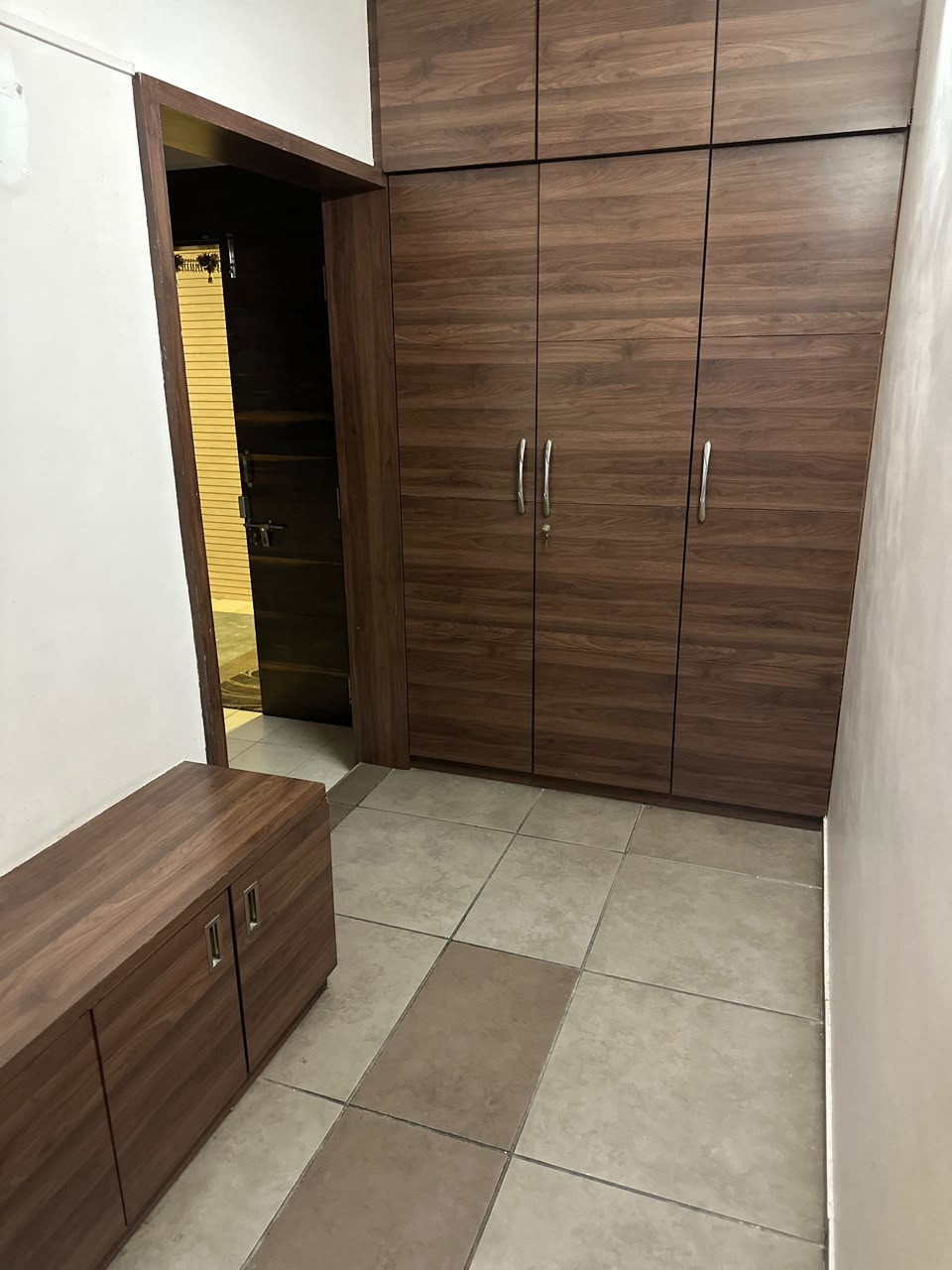 Apartment in Satellite, Ahmedabad — photo 3