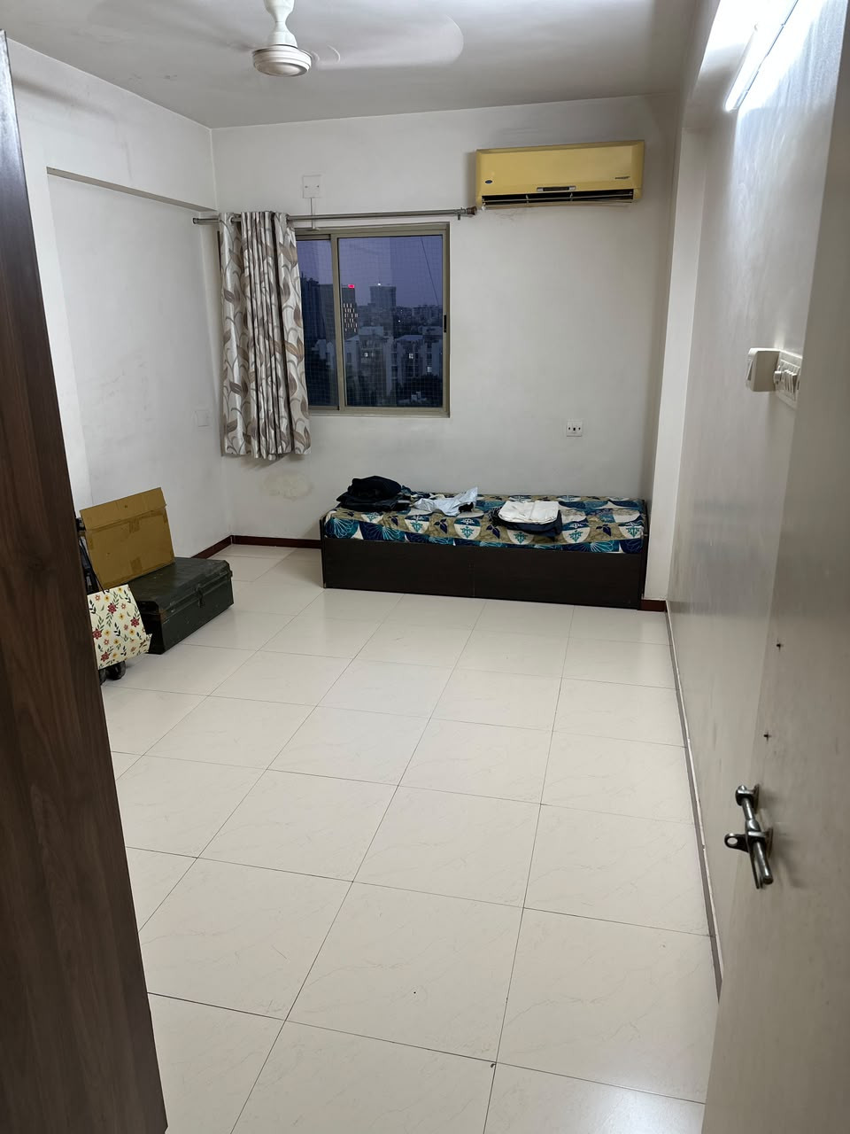 Apartment in Satellite, Ahmedabad — photo 4