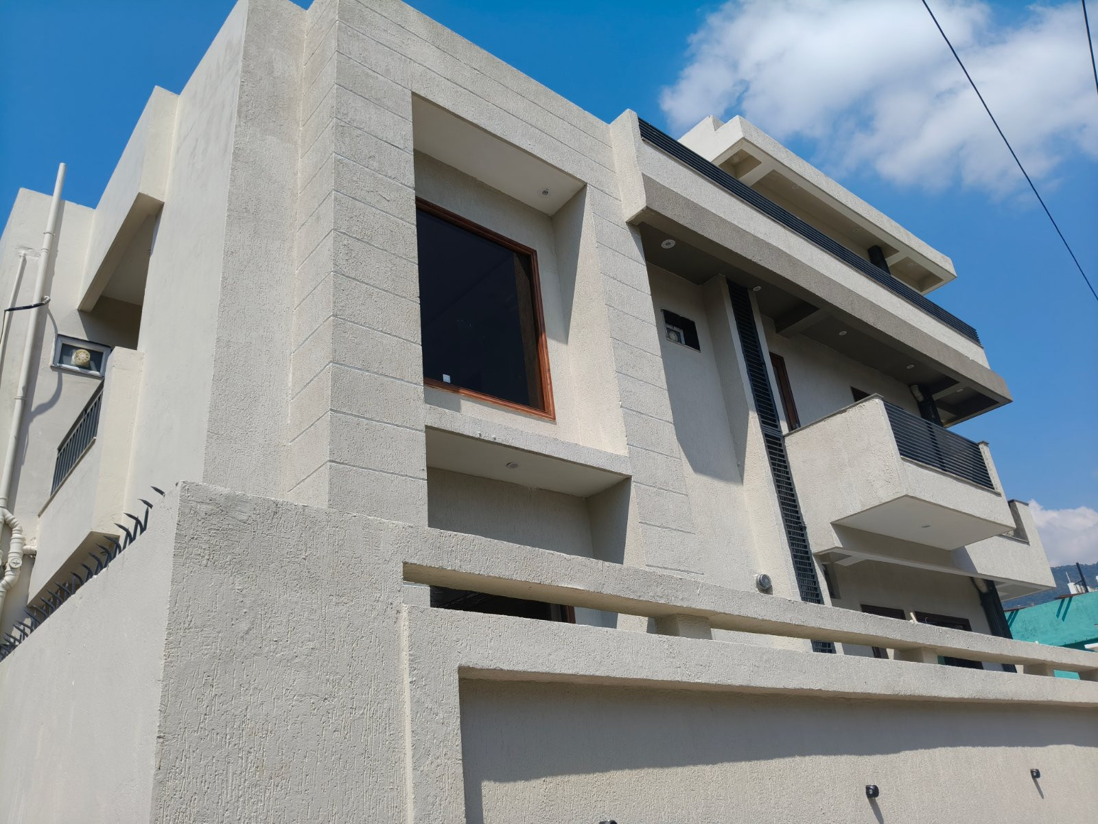 Side elevation