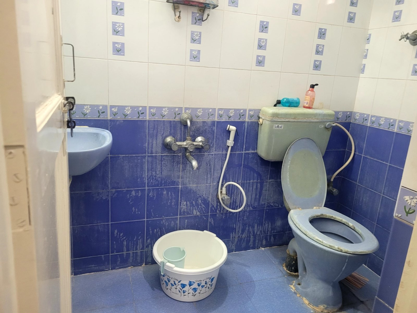 Master Bedroom Toilet