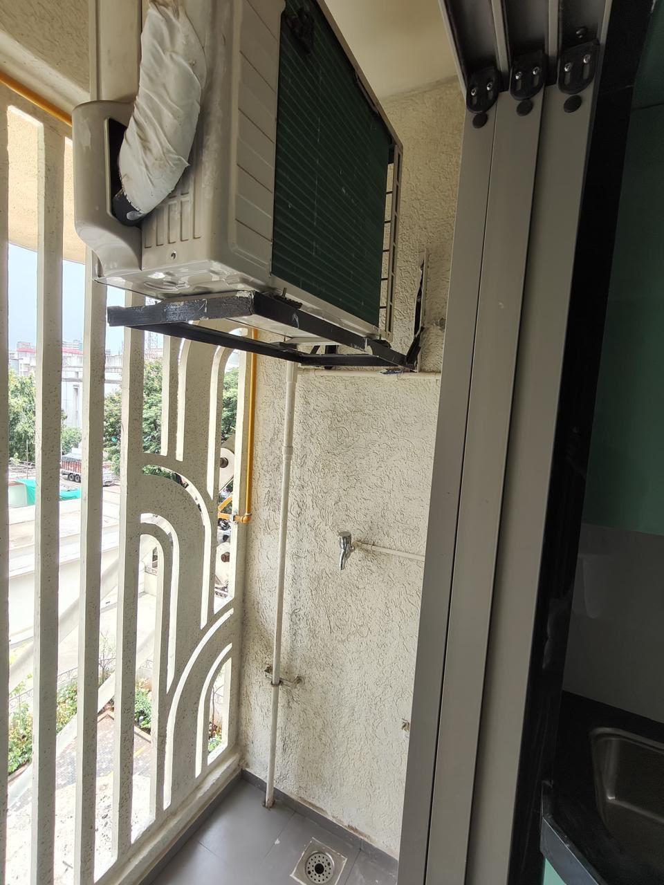 2 BHK Apartment in Jogeshwari, Mumbai — photo 10
