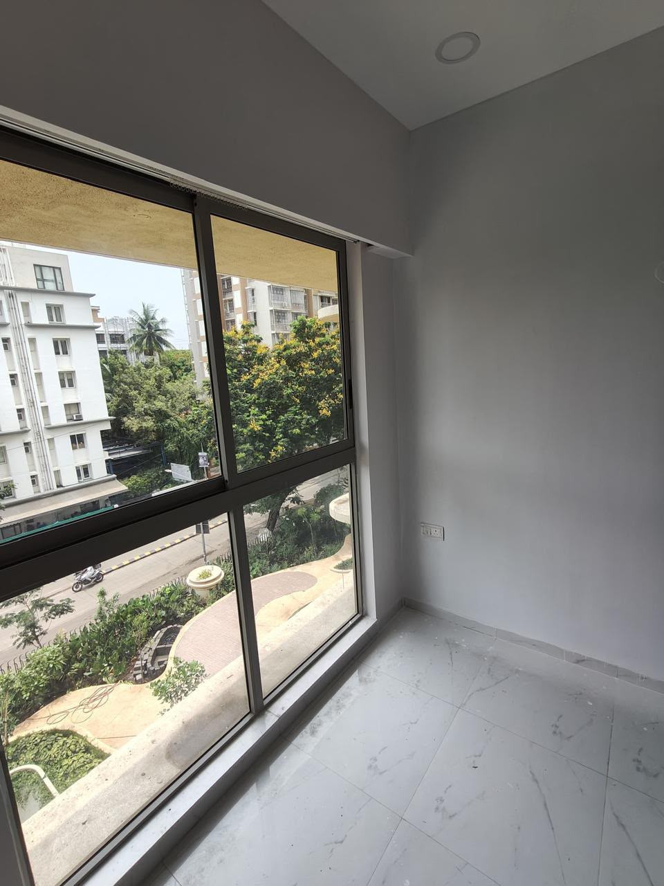 2 BHK Apartment in Jogeshwari, Mumbai — photo 5