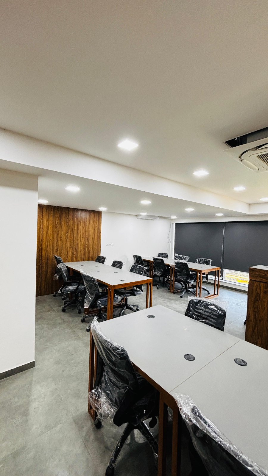 Office in Makarba, Ahmedabad — photo 10