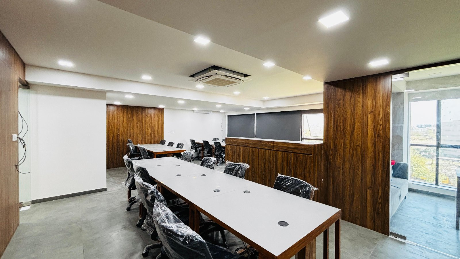 Office in Makarba, Ahmedabad — photo 9