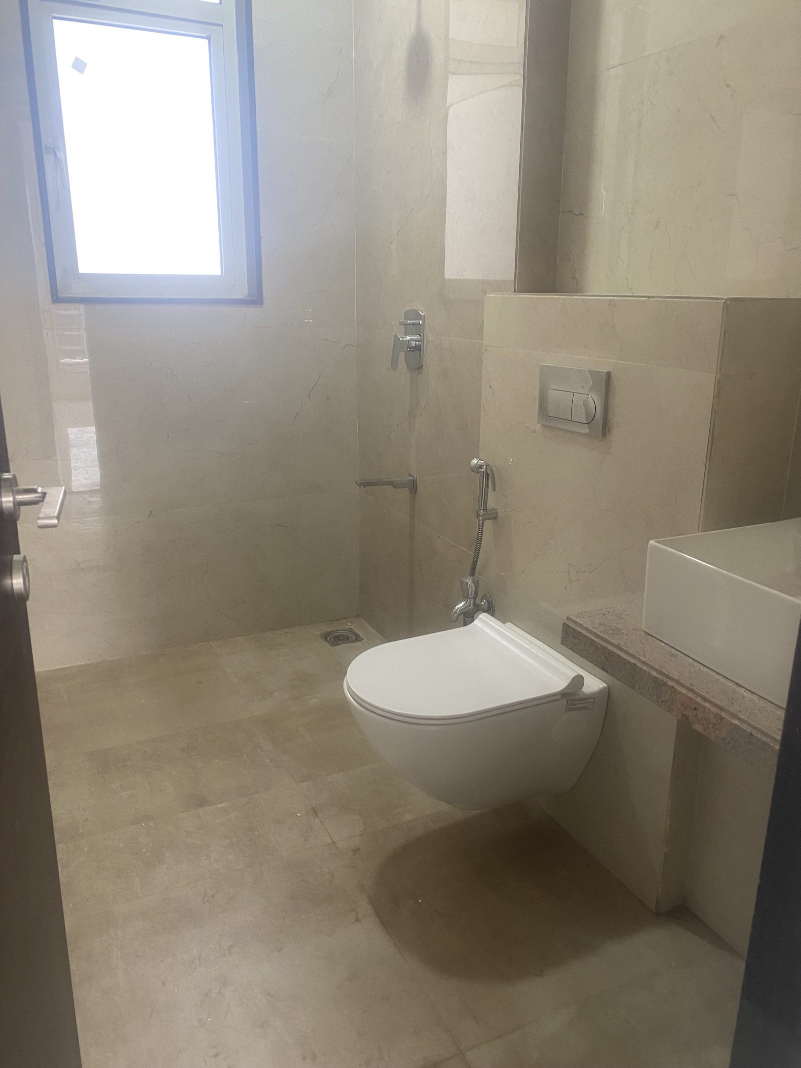 2 BHK Apartment for rent in Santacruz East, Mumbai