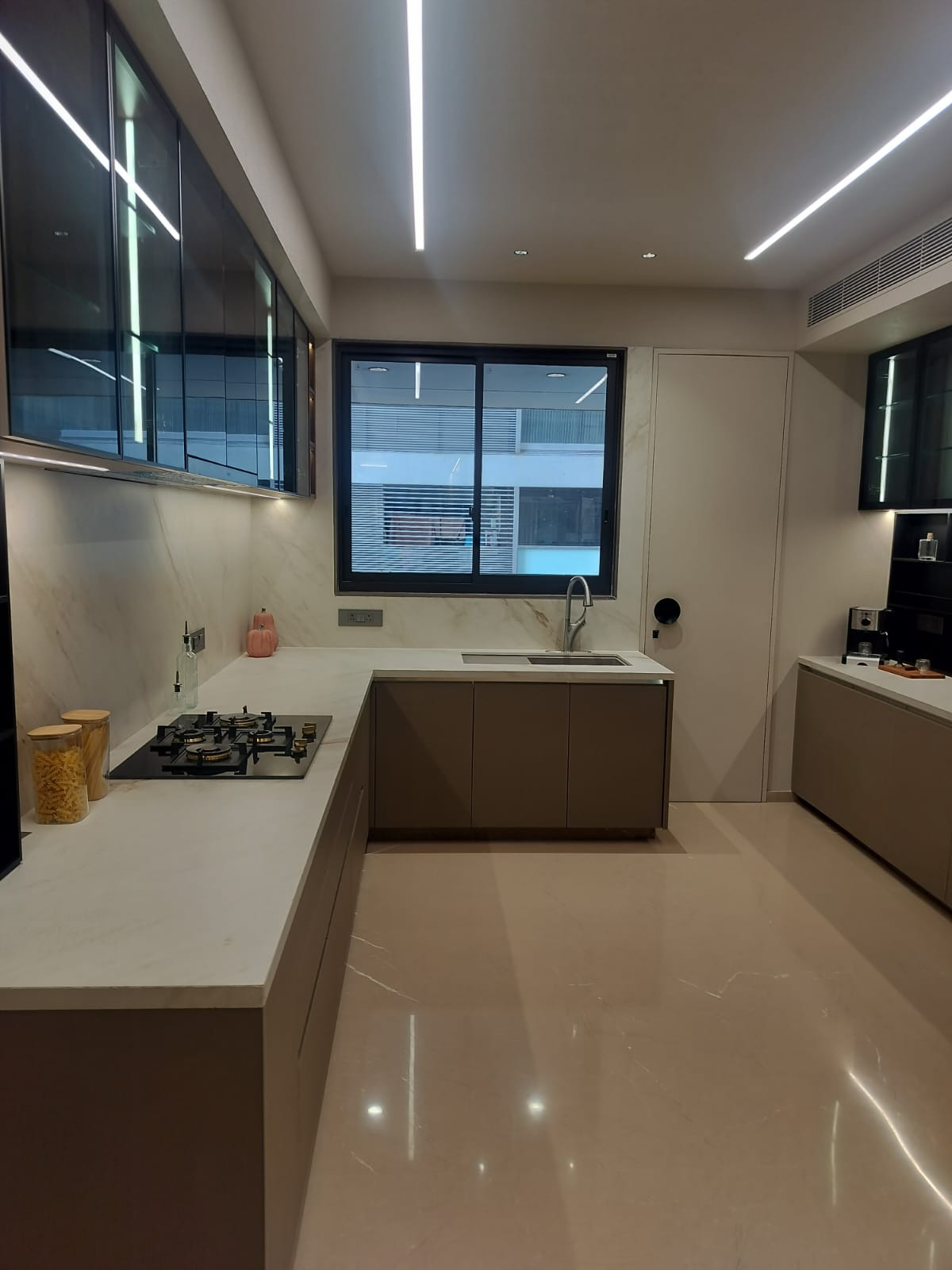 4 BHK Apartment in Ahmedabad — photo 3