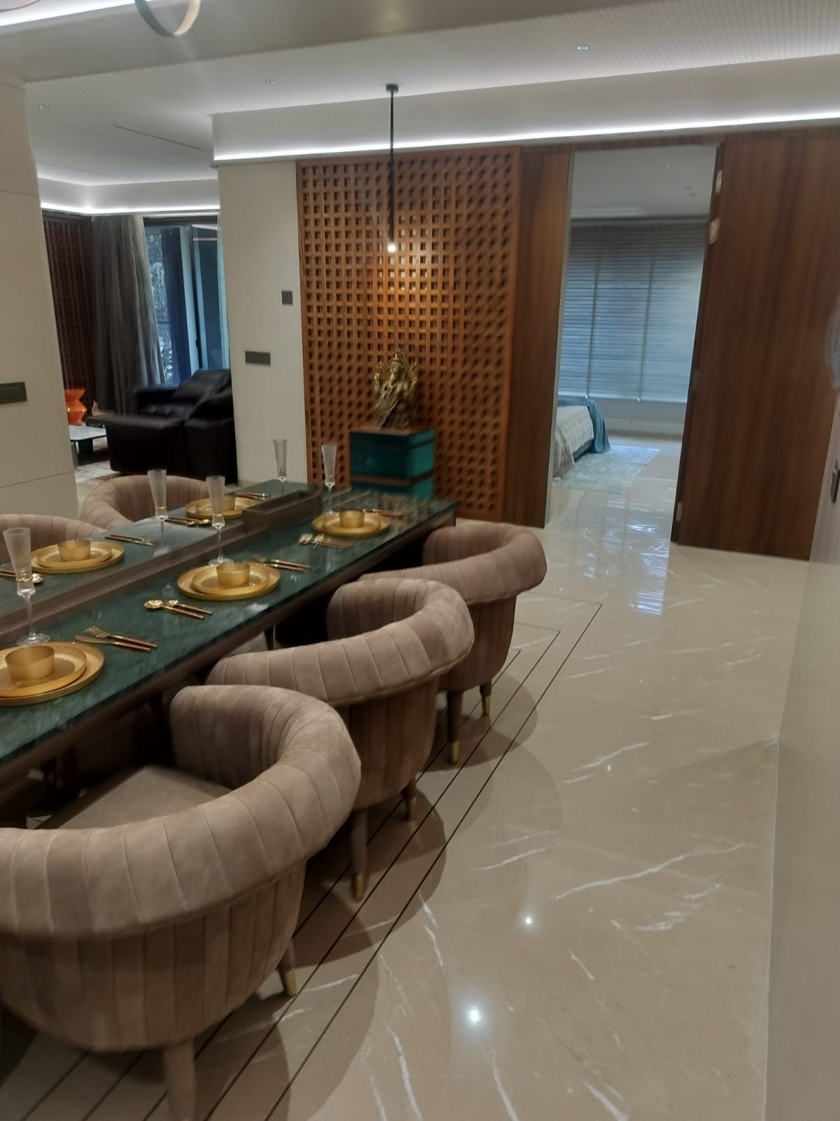 4 BHK Apartment in Ahmedabad — photo 9