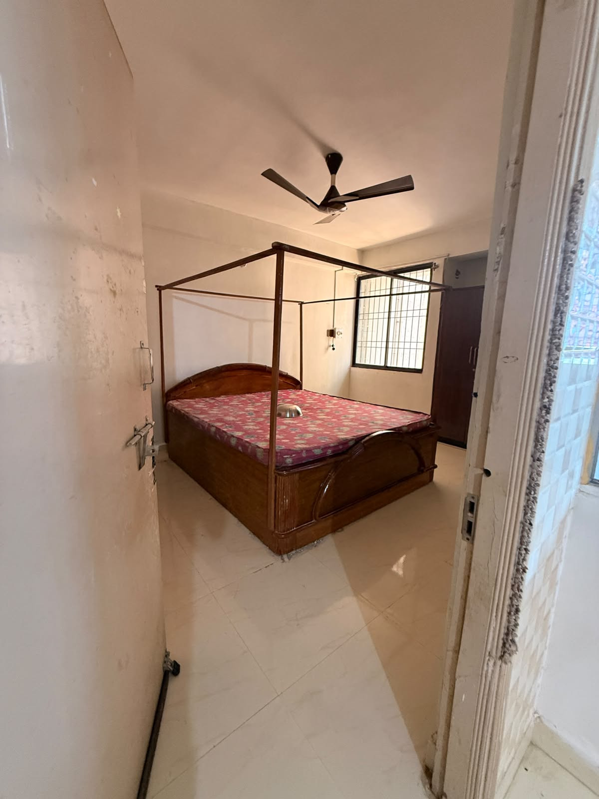 3bhk flat for sale in morabadi chiraundi ready to move