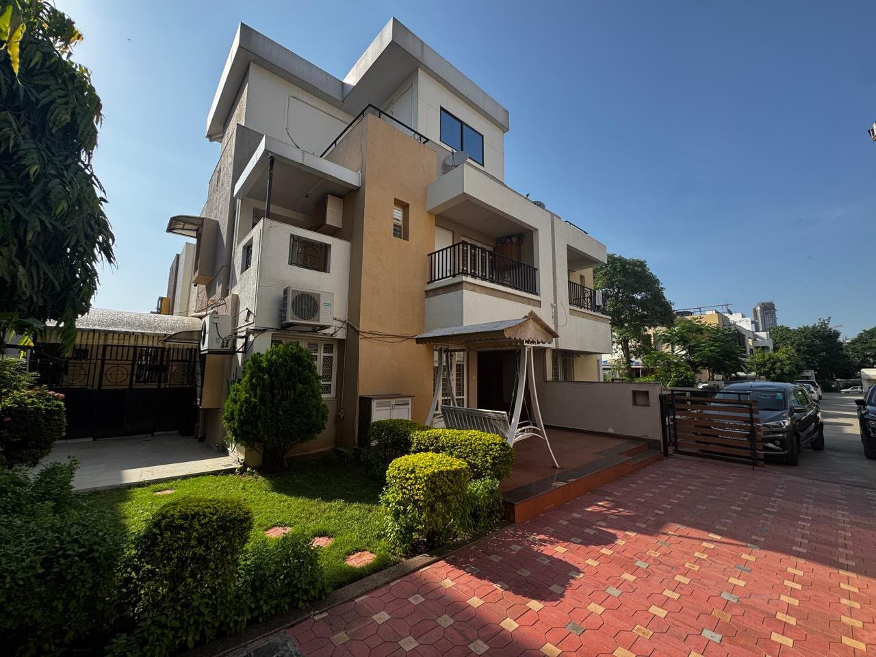 4 BHK Villa for sale in Thaltej, Ahmedabad
