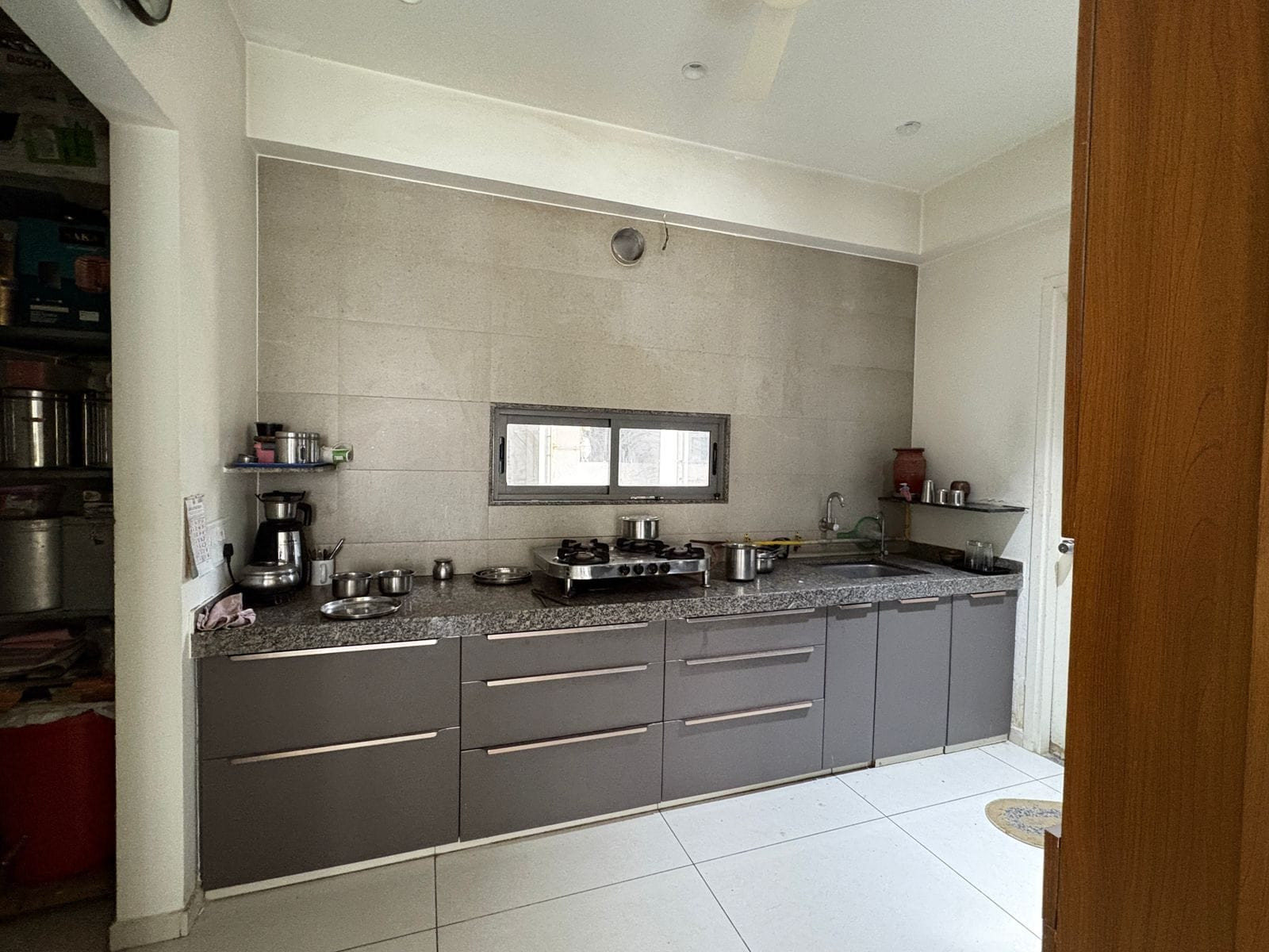 4 BHK Apartment in Ahmedabad — photo 9