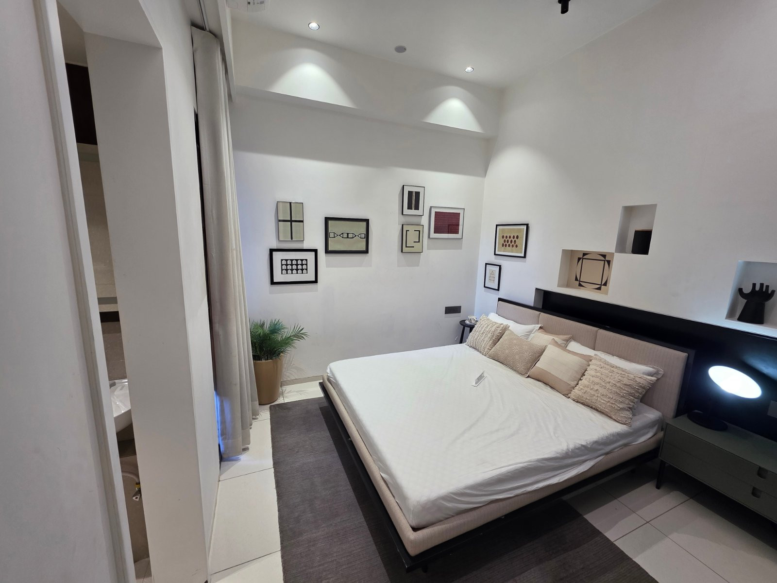 Second Masterbed